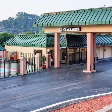 Econo Lodge Rocky Top Bagian luar foto