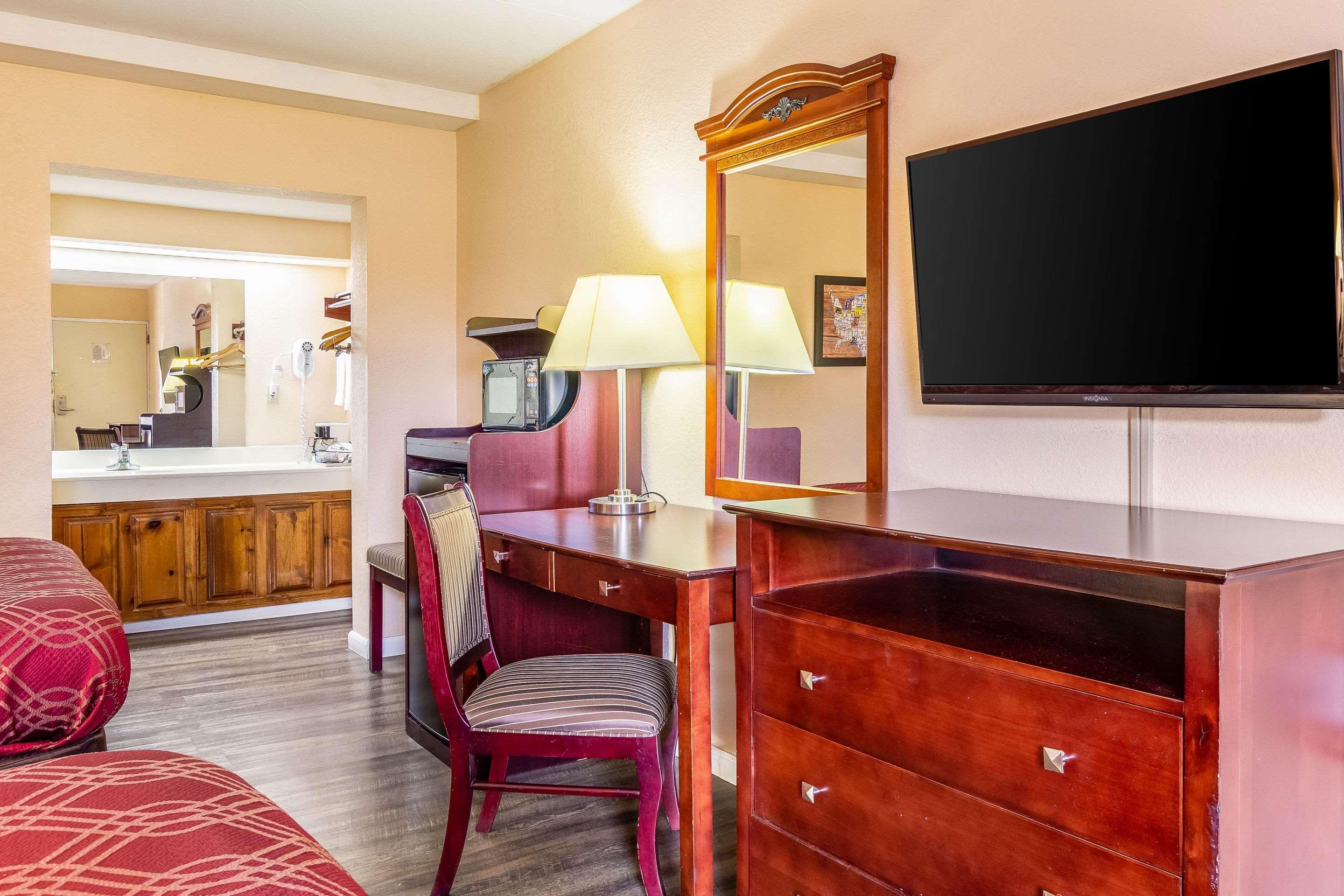 Econo Lodge Rocky Top Bagian luar foto