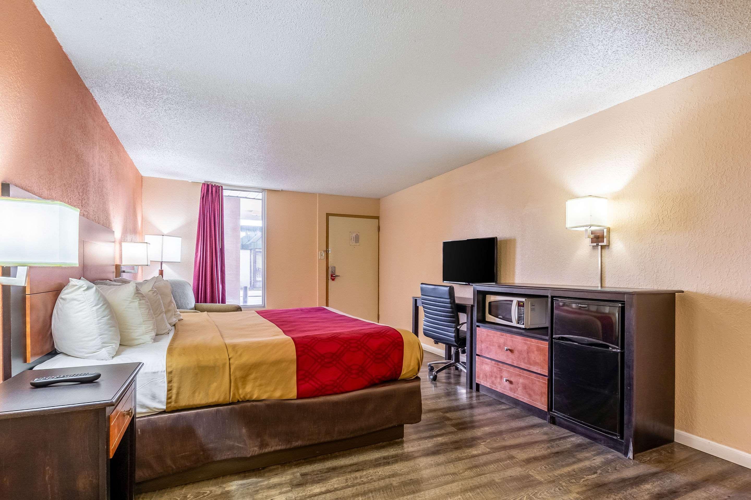 Econo Lodge Rocky Top Bagian luar foto