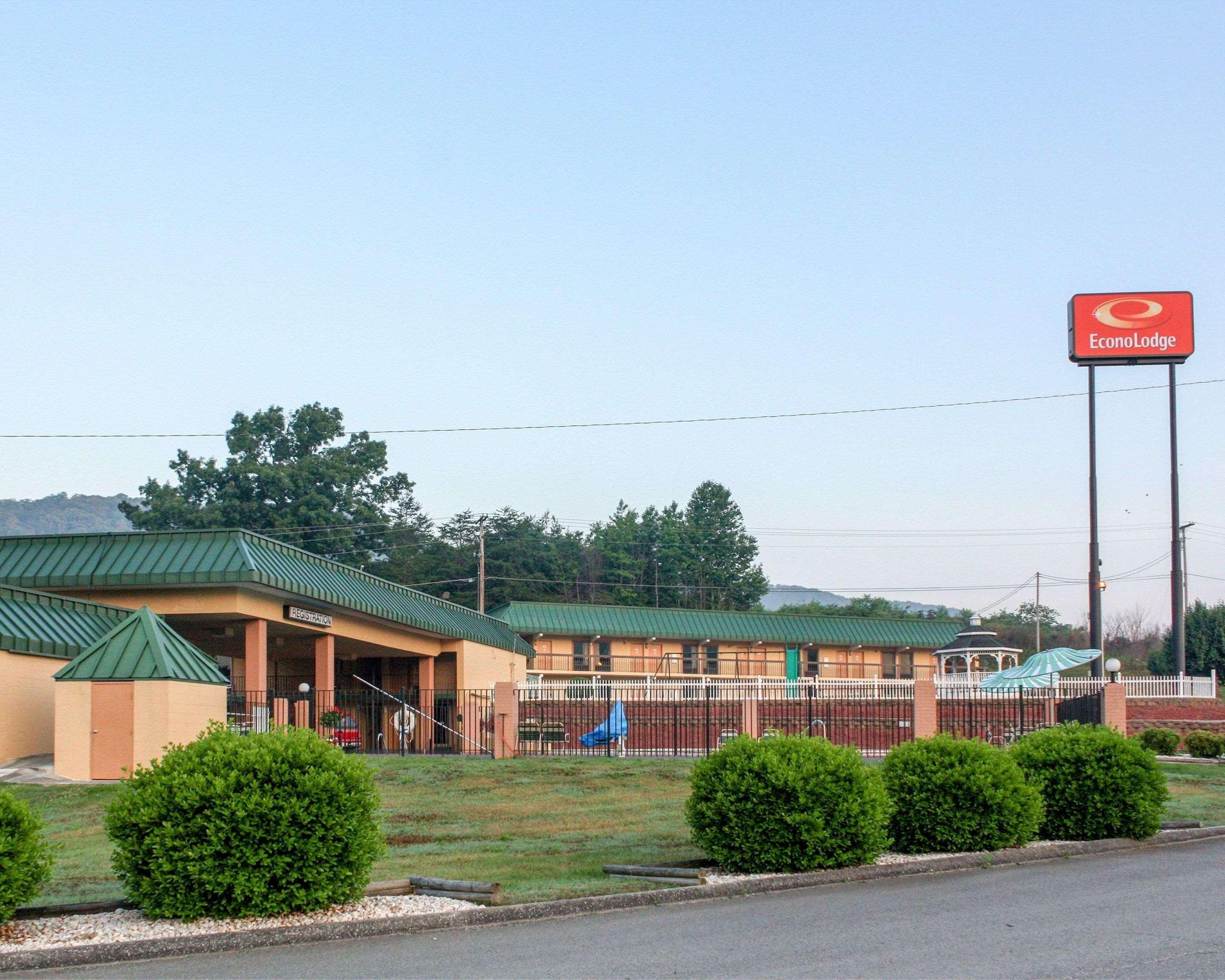 Econo Lodge Rocky Top Bagian luar foto