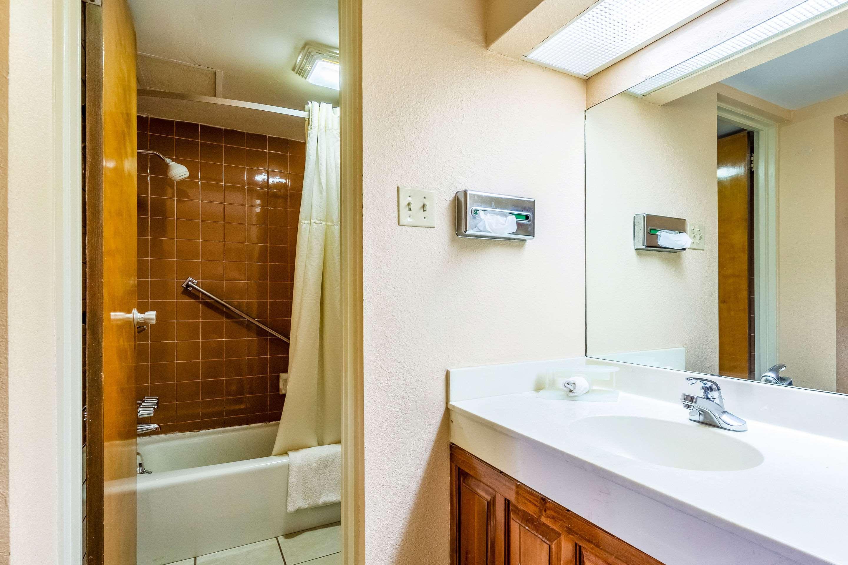 Econo Lodge Rocky Top Bagian luar foto
