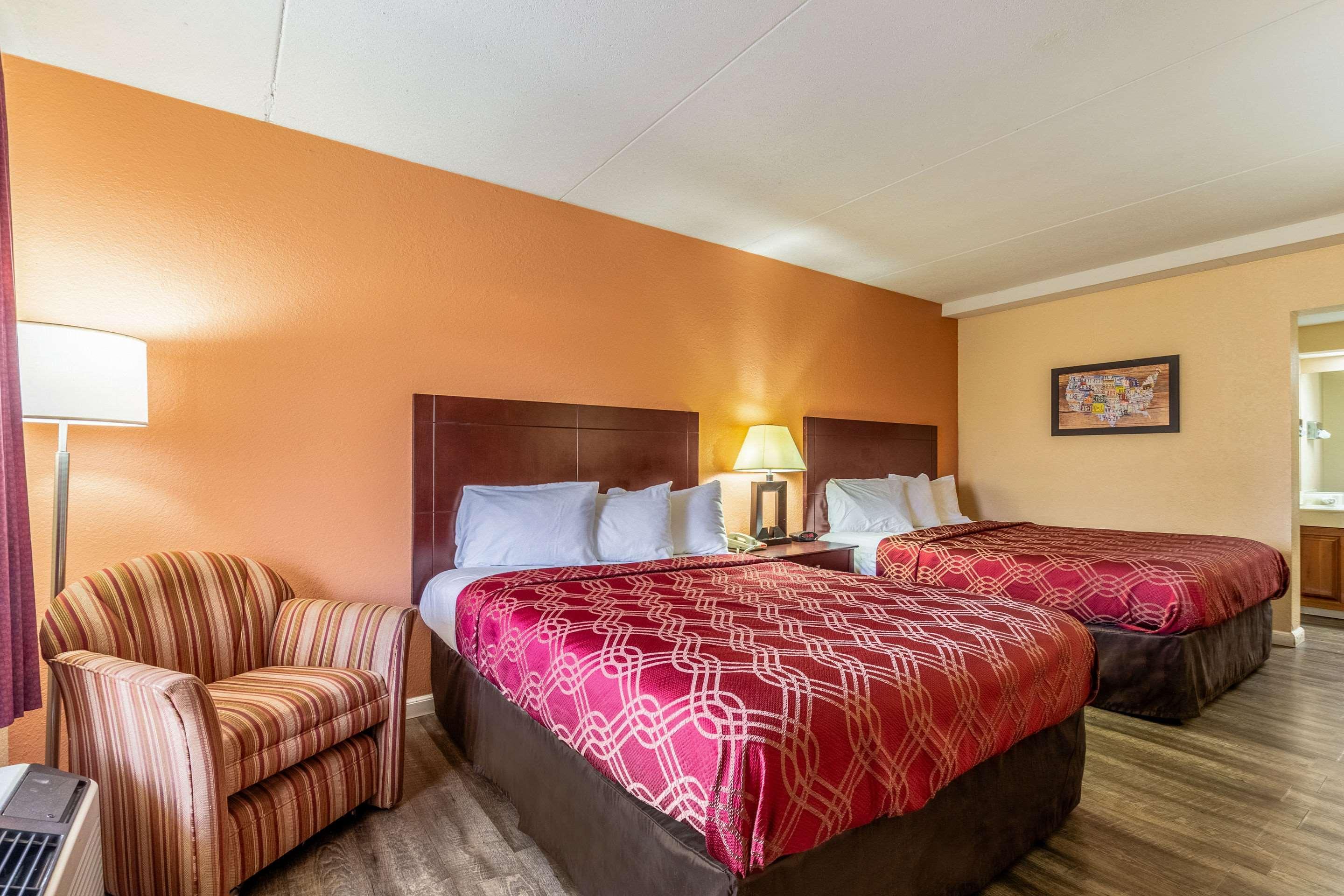 Econo Lodge Rocky Top Bagian luar foto
