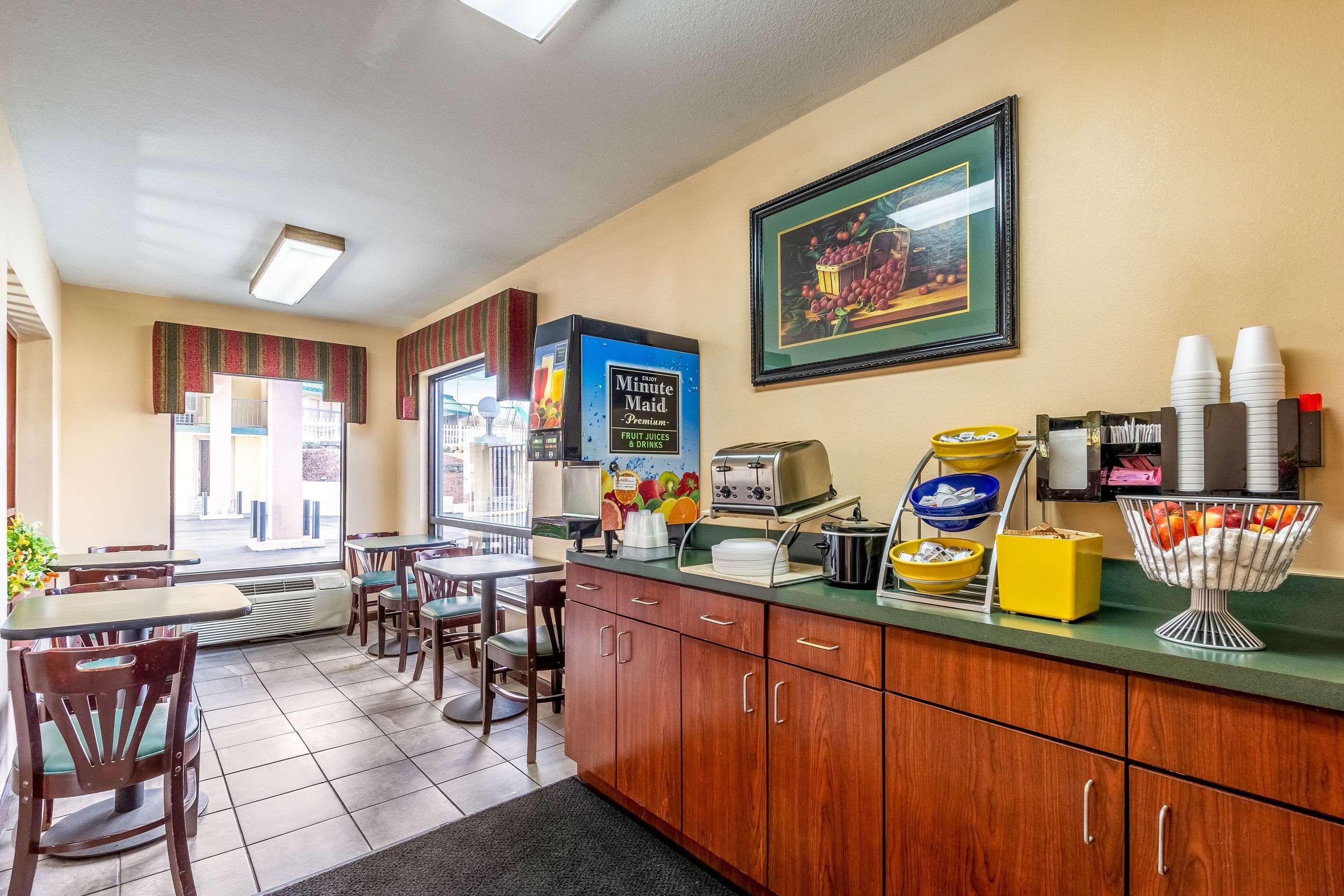 Econo Lodge Rocky Top Bagian luar foto
