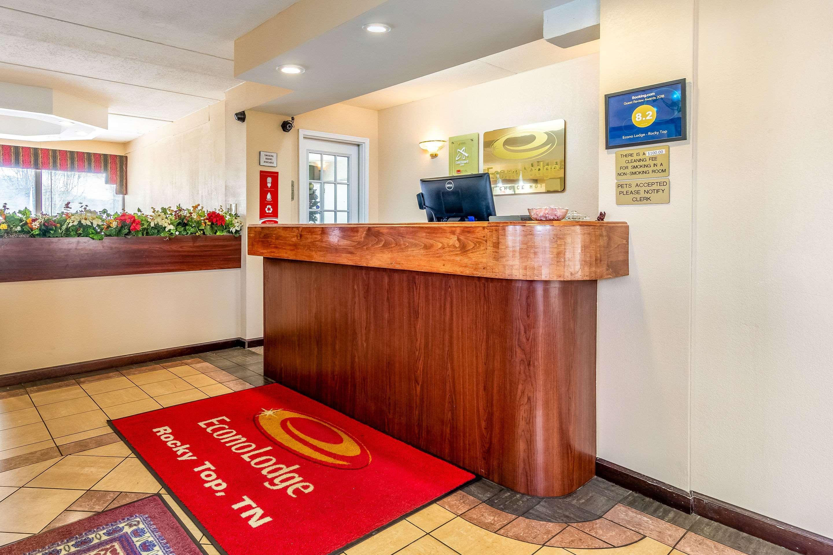 Econo Lodge Rocky Top Bagian luar foto