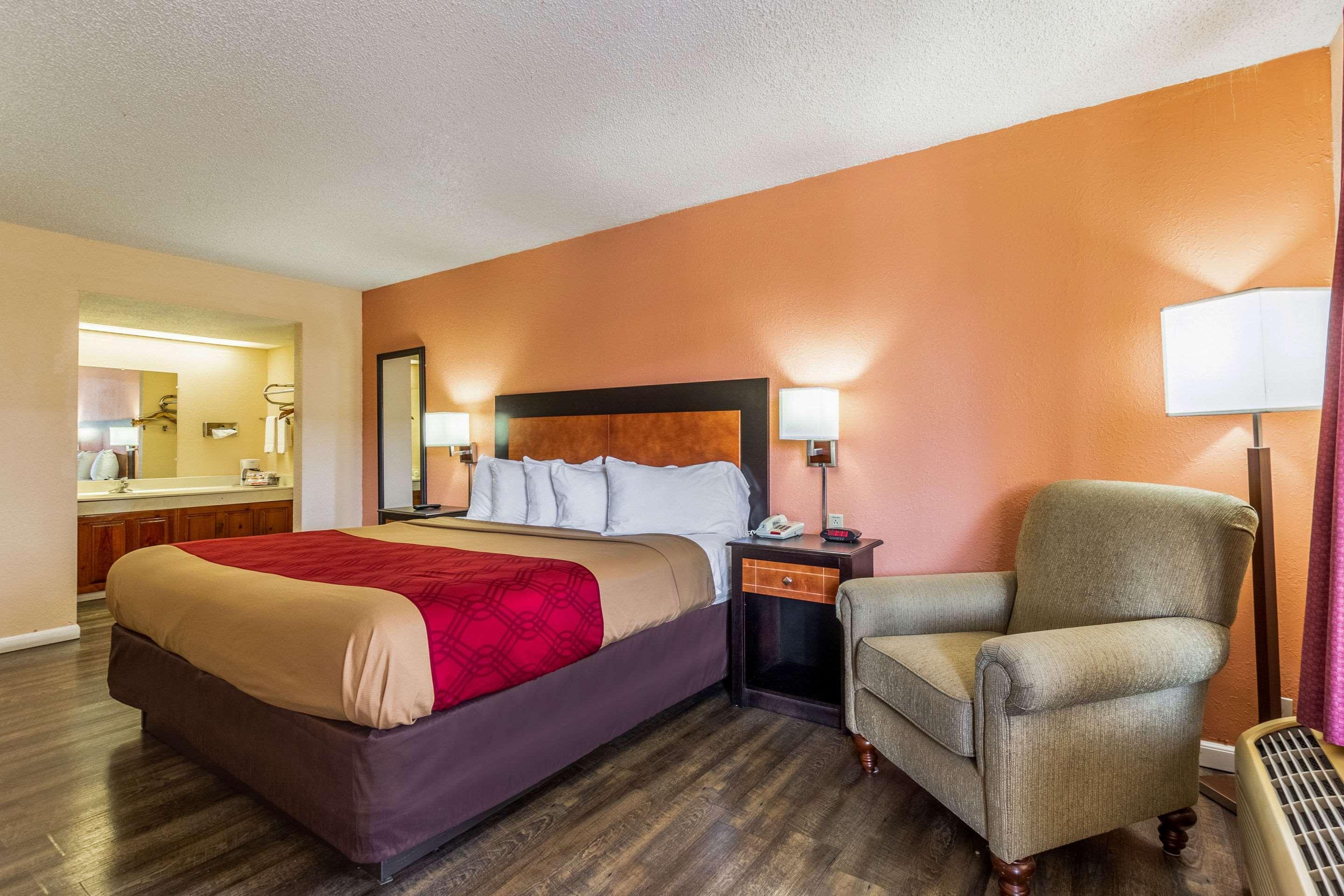 Econo Lodge Rocky Top Bagian luar foto
